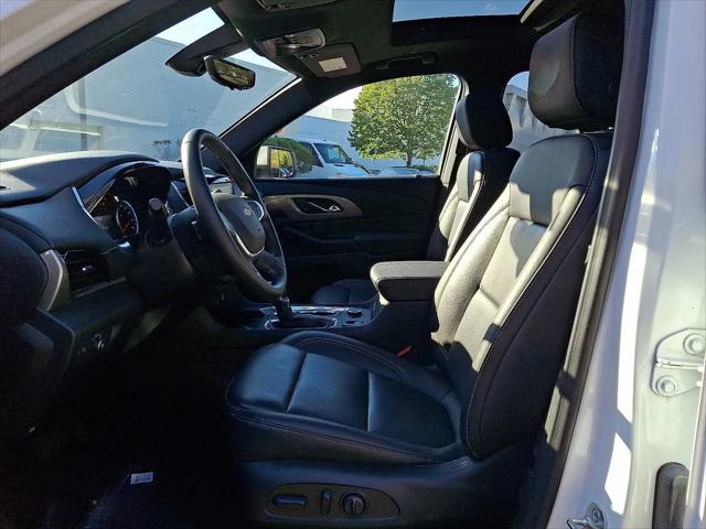 2023 Chevrolet Traverse AWD LT Leather