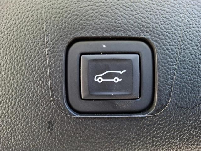 2023 Chevrolet Traverse AWD LT Leather