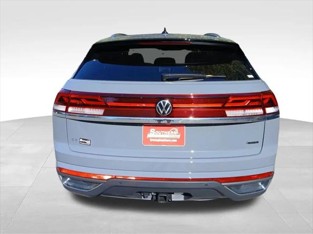 2026 Volkswagen Atlas Cross Sport SE with Technology