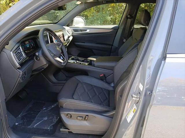 2026 Volkswagen Atlas Cross Sport SE with Technology