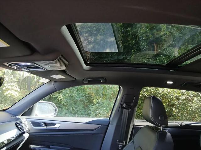 2026 Volkswagen Atlas Cross Sport SE with Technology
