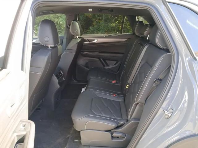 2026 Volkswagen Atlas Cross Sport SE with Technology