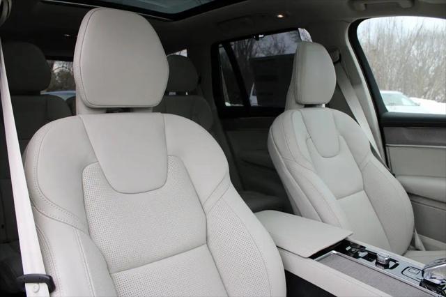 2026 Volvo XC90 Ultra Dark Theme, B6 AWD Gas (mild hybrid), Gasoline, 7 Seats