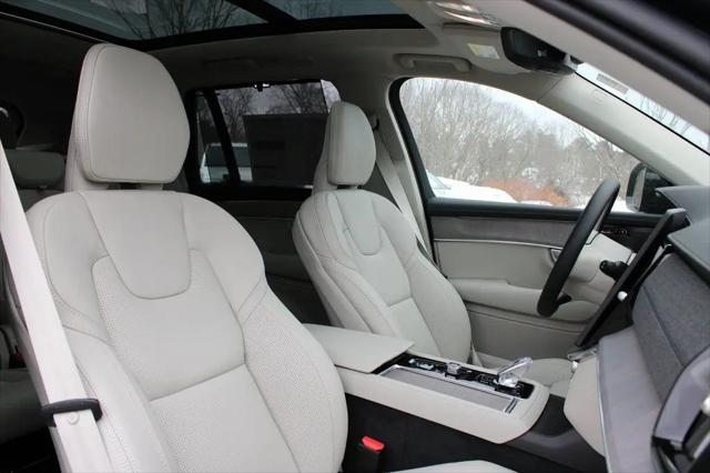 2026 Volvo XC90 Ultra Dark Theme, B6 AWD Gas (mild hybrid), Gasoline, 7 Seats
