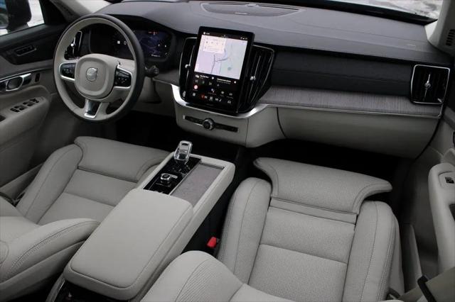 2026 Volvo XC90 Ultra Dark Theme, B6 AWD Gas (mild hybrid), Gasoline, 7 Seats