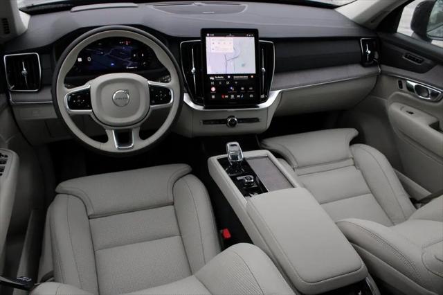 2026 Volvo XC90 Ultra Dark Theme, B6 AWD Gas (mild hybrid), Gasoline, 7 Seats