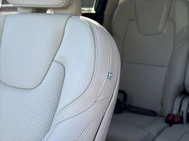 2026 Volvo XC90 Ultra Dark Theme, B6 AWD Gas (mild hybrid), Gasoline, 7 Seats