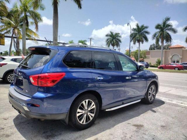 2017 Nissan Pathfinder SL