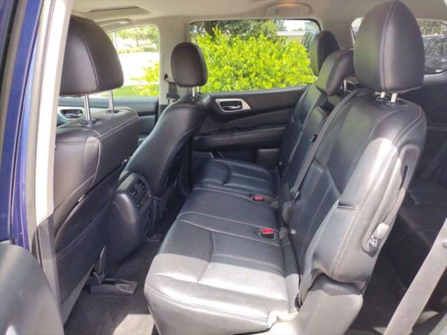 2017 Nissan Pathfinder SL