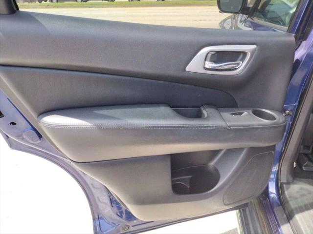 2017 Nissan Pathfinder SL