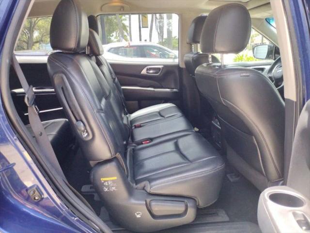 2017 Nissan Pathfinder SL
