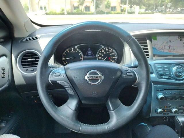 2017 Nissan Pathfinder SL