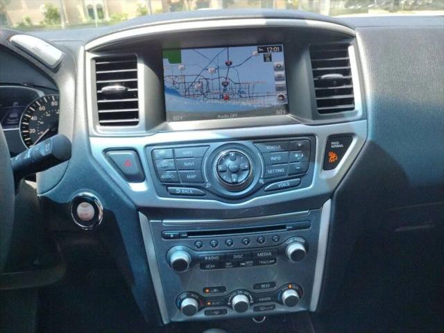 2017 Nissan Pathfinder SL