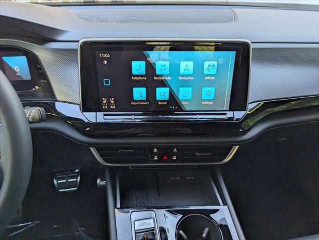 2026 Volkswagen Atlas Cross Sport 2.0T SEL R-Line Black