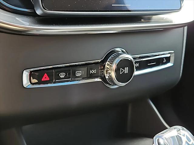 2026 Volvo XC90 Plug-In Hybrid Plus, T8 AWD, Electric/Gasoline, Bright, 7 Seats