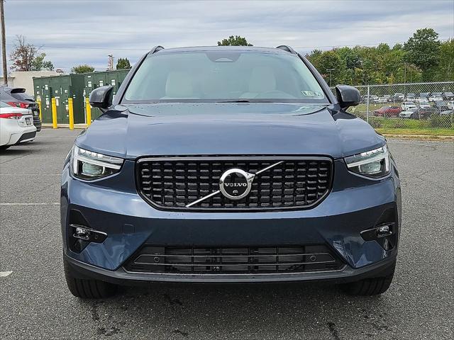 2026 Volvo XC40 Ultra, B5 AWD Gas (mild hybrid), Dark