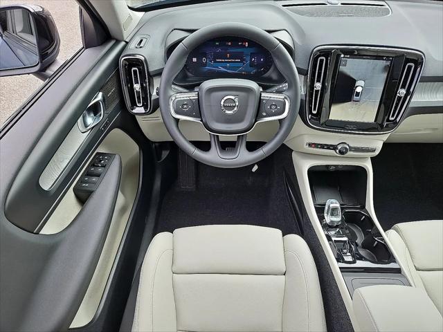 2026 Volvo XC40 Ultra, B5 AWD Gas (mild hybrid), Dark
