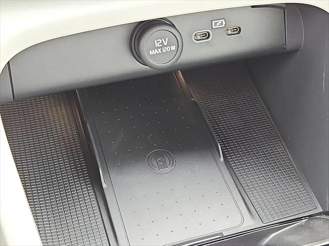 2026 Volvo XC40 Ultra, B5 AWD Gas (mild hybrid), Dark