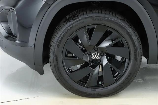 2026 Volkswagen Atlas Cross Sport SE with Technology