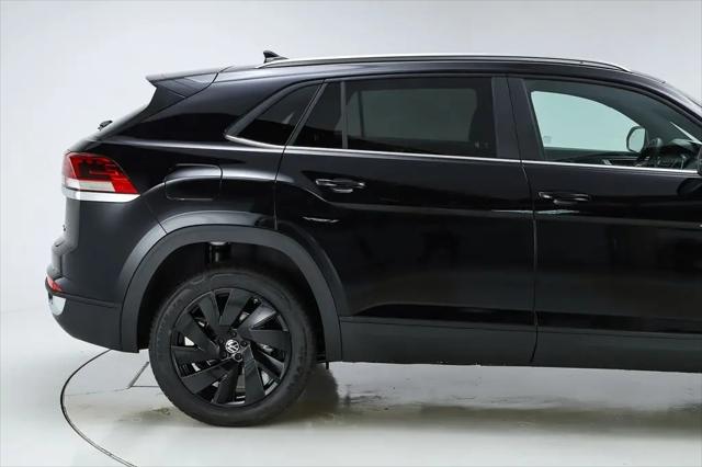 2026 Volkswagen Atlas Cross Sport SE with Technology