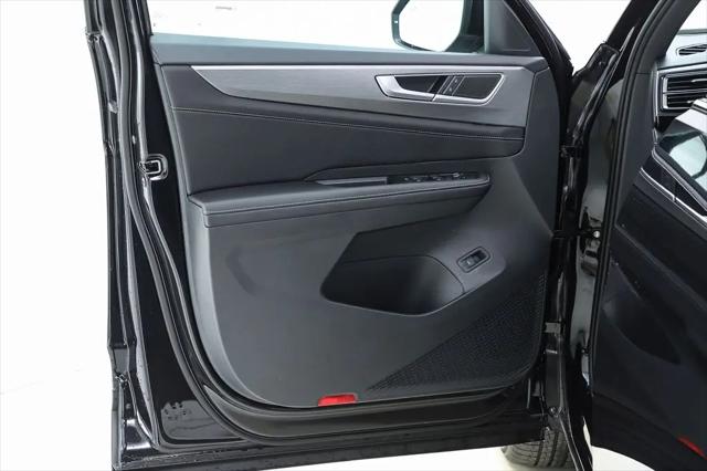 2026 Volkswagen Atlas Cross Sport SE with Technology