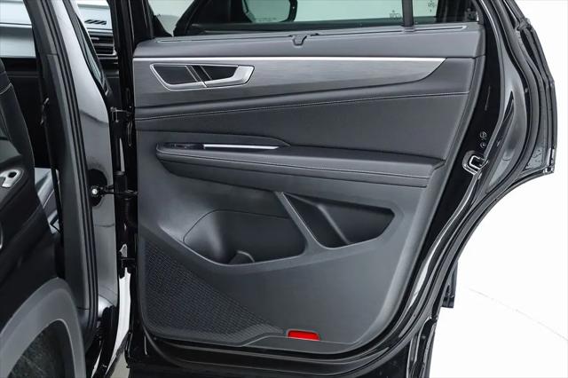 2026 Volkswagen Atlas Cross Sport SE with Technology