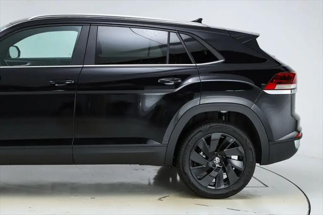 2026 Volkswagen Atlas Cross Sport SE with Technology