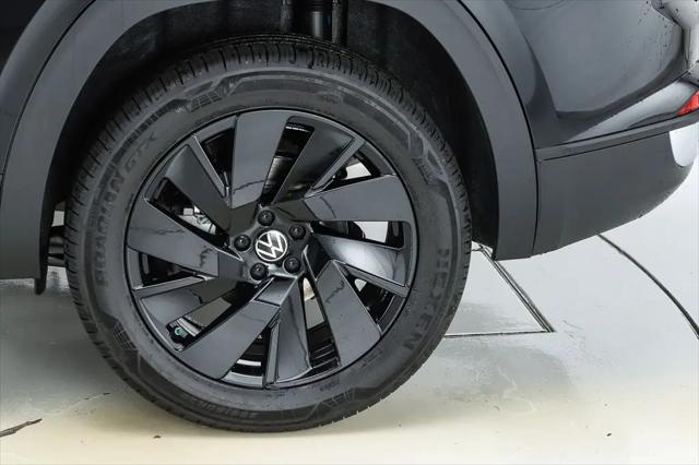 2026 Volkswagen Atlas Cross Sport SE with Technology