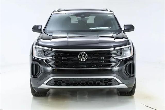 2026 Volkswagen Atlas Cross Sport SE with Technology