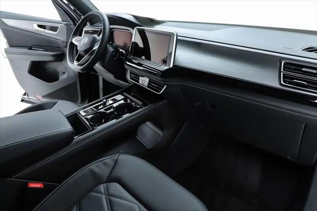 2026 Volkswagen Atlas Cross Sport SE with Technology