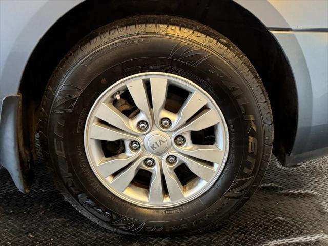 2012 Kia Sedona LX