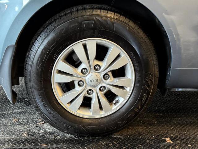 2012 Kia Sedona LX