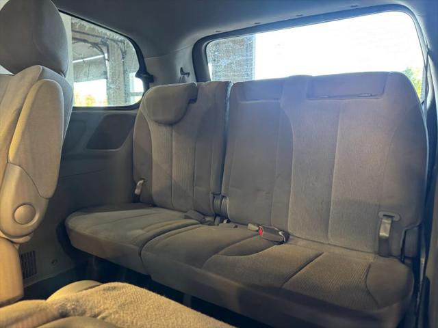 2012 Kia Sedona LX