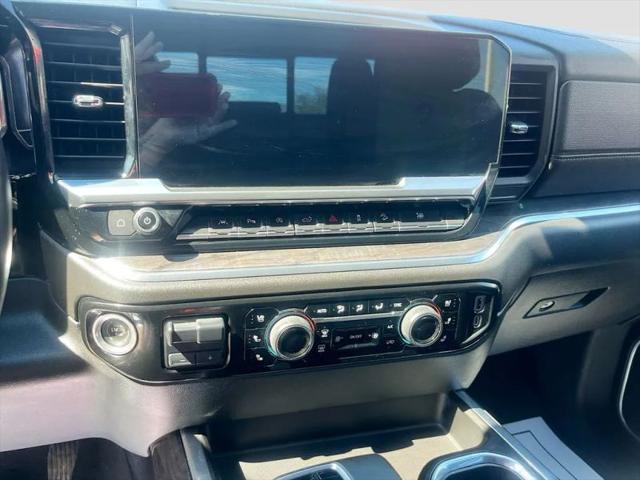 2023 Chevrolet Silverado 1500 4WD Crew Cab Short Bed LTZ