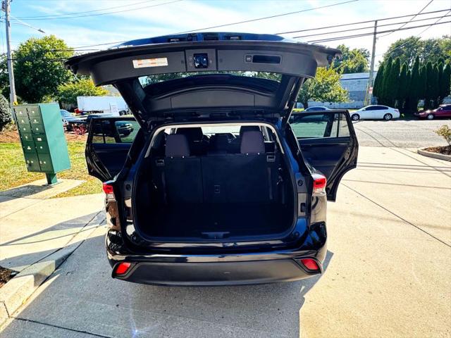 2020 Toyota Highlander LE
