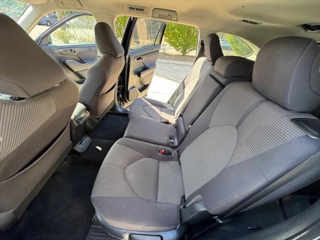 2020 Toyota Highlander LE