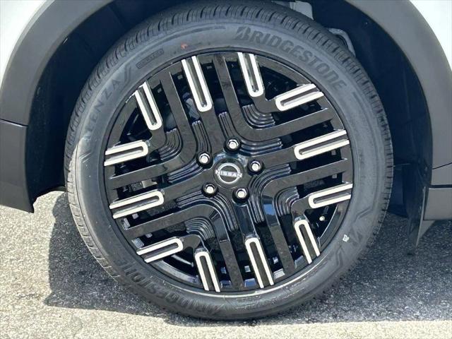 2026 Nissan LEAF PLATINUM+