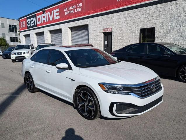 2022 Volkswagen Passat 2.0T R-Line