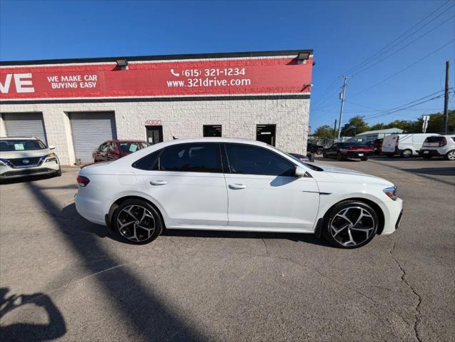 2022 Volkswagen Passat 2.0T R-Line