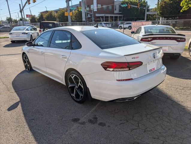 2022 Volkswagen Passat 2.0T R-Line