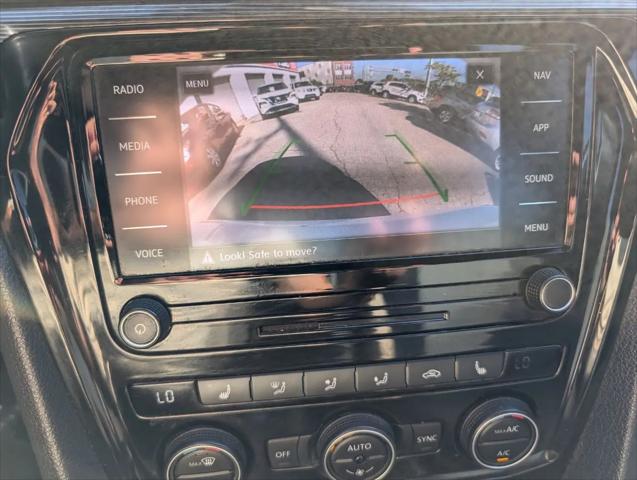 2022 Volkswagen Passat 2.0T R-Line