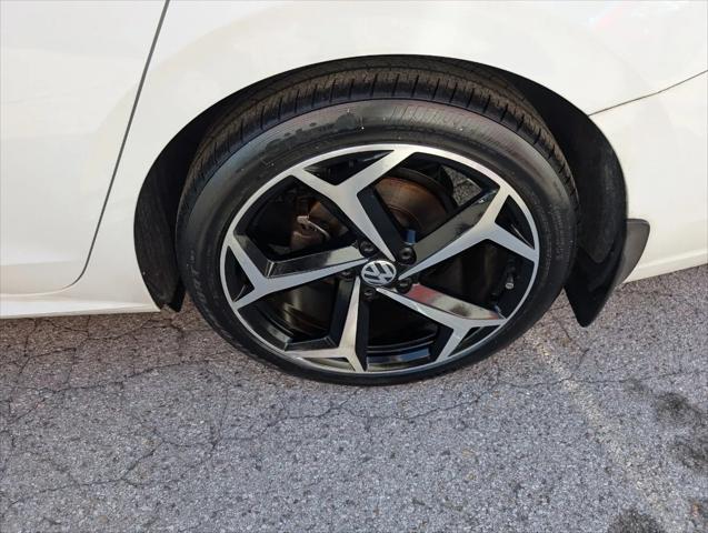 2022 Volkswagen Passat 2.0T R-Line