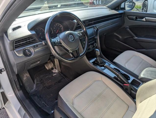 2022 Volkswagen Passat 2.0T R-Line