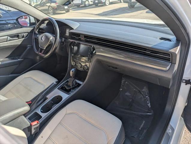 2022 Volkswagen Passat 2.0T R-Line