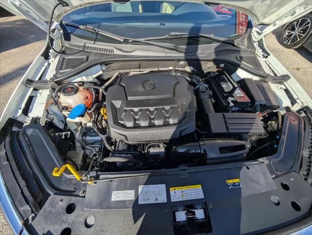 2022 Volkswagen Passat 2.0T R-Line