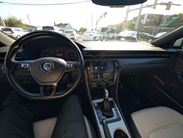 2022 Volkswagen Passat 2.0T R-Line