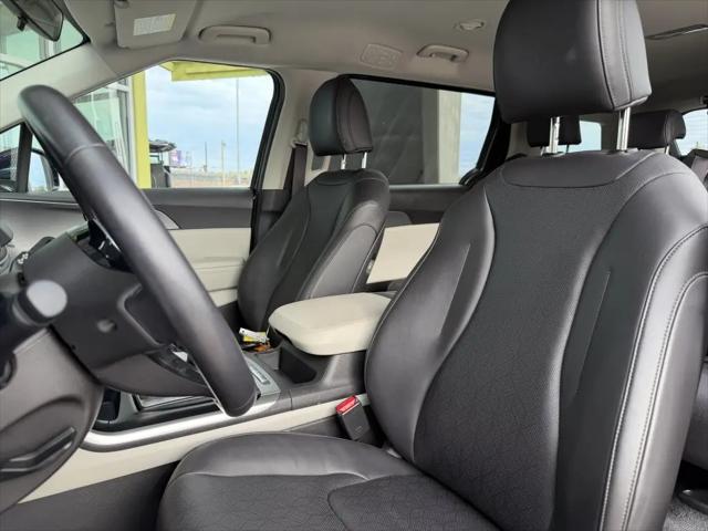 2024 Kia Carnival MPV LX Seat Package
