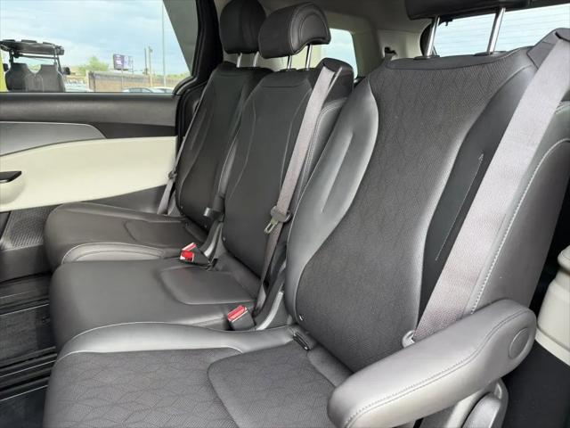 2024 Kia Carnival MPV LX Seat Package