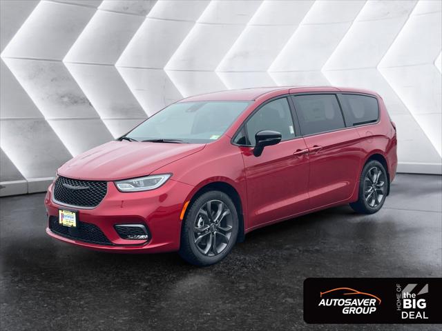 2026 Chrysler Pacifica Select for sale in Newport, VT