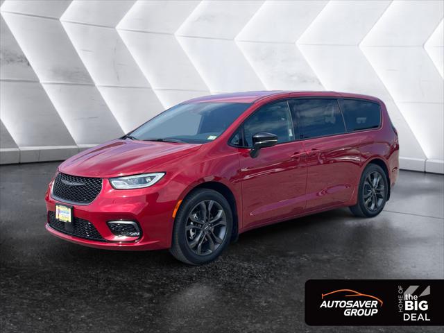 2026 Chrysler Pacifica Select for sale in Newport, VT
